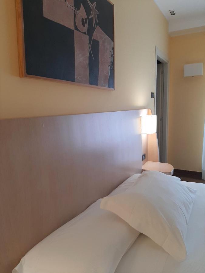 Hotel Chiaraluna Civitanova Marche Exterior foto
