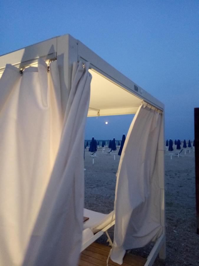 Hotel Chiaraluna Civitanova Marche Exterior foto