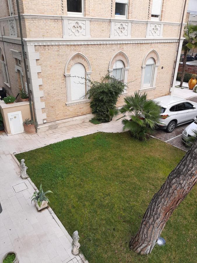 Hotel Chiaraluna Civitanova Marche Exterior foto