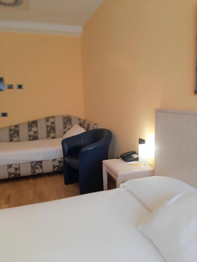 Hotel Chiaraluna Civitanova Marche Exterior foto
