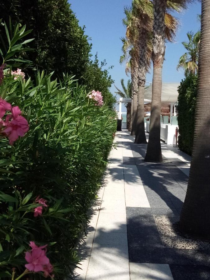 Hotel Chiaraluna Civitanova Marche Exterior foto