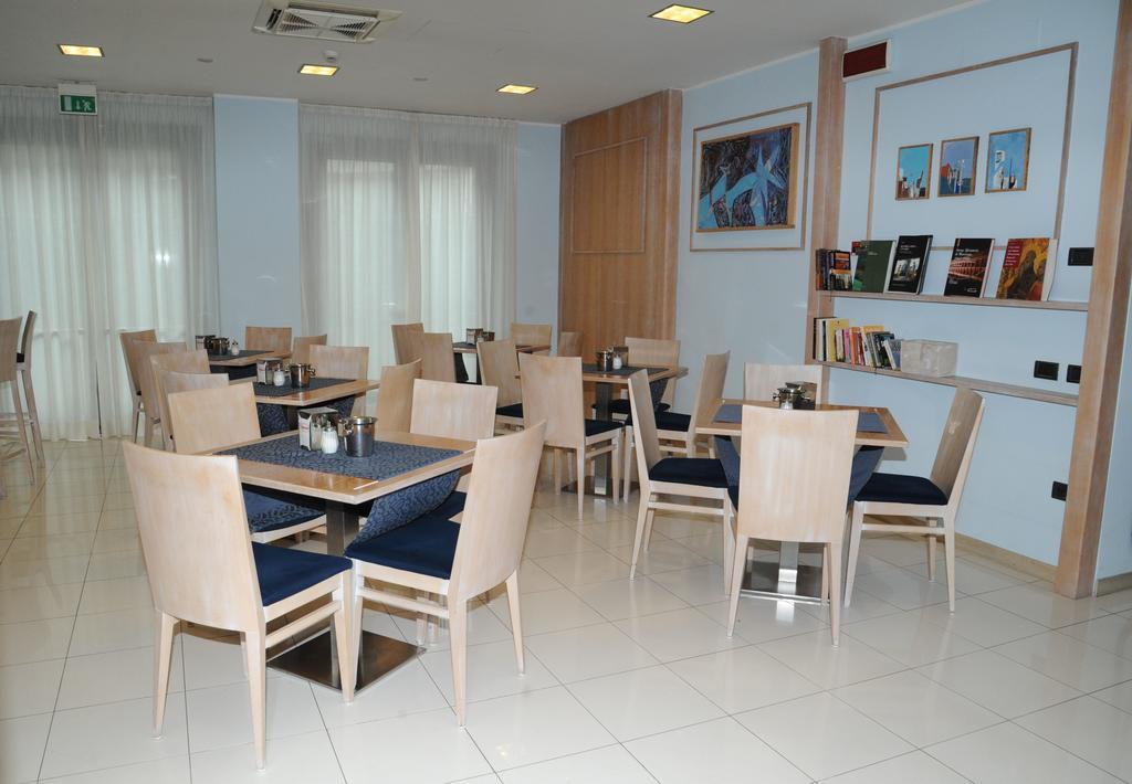 Hotel Chiaraluna Civitanova Marche Exterior foto