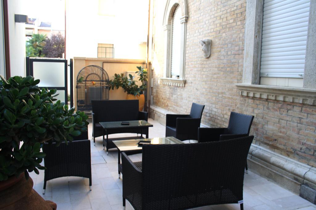Hotel Chiaraluna Civitanova Marche Exterior foto