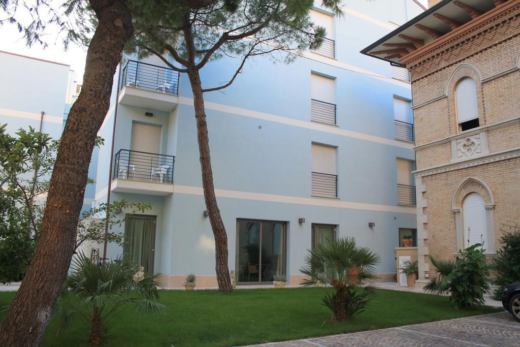 Hotel Chiaraluna Civitanova Marche Exterior foto